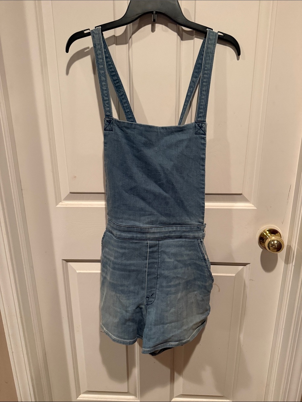 MOTHER Sz 31 Swooner Light Blue Denim-Style Short Overalls Romper